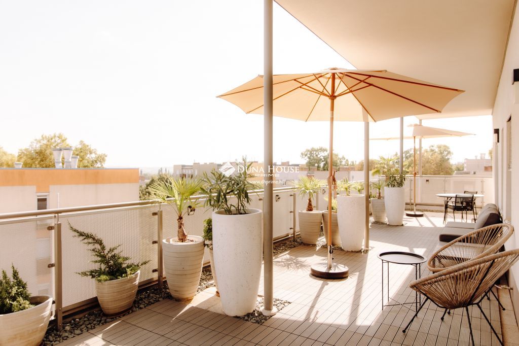 Eladó lakás, Pécs