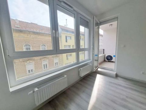 Eladó Lakás 1086 Budapest 8. kerület , Azonnal költözhető, vadonatúj
