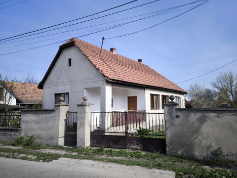 Eladó Ház 2021 Tahitótfalu , Központhoz közel