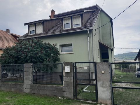 Eladó Ház 2523 Sárisáp 