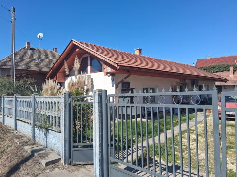 Eladó Ház 2344 Dömsöd 