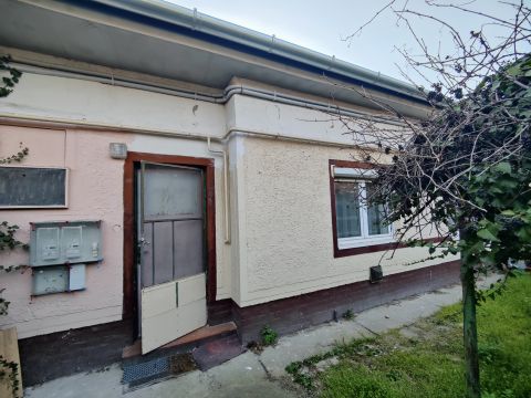 Eladó Ház 1097 Budapest 9. kerület , 9.kerületben befektetésnek is kiváló sorházi kis lakás eladó