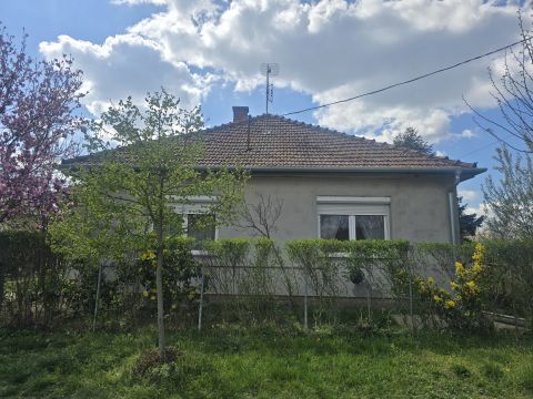 Eladó Ház 2721 Pilis , Csend!Család!Jó közlekedés!