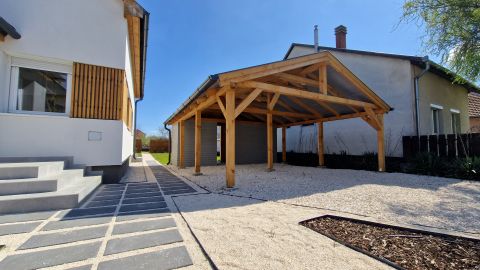 Eladó Ház 2212 Csévharaszt Teljeskörűen felújított kétszintes otthon nagy telekkel 