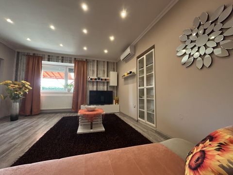 Eladó Ház 8200 Veszprém Jutaspuszta felújított sorházi lakás