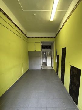 Eladó Üzlethelyiség 7300 Komló 