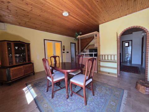 Kiadó Lakás 1155 Budapest 15. kerület , Pestújhely családi ház, nappali-konyha + 3 szoba, terasz