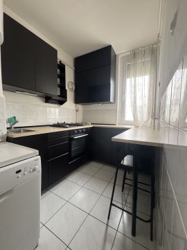 Eladó Lakás 1184 Budapest 18. kerület SZIGETELT HÁZ, 49 nm, 2 szoba , KLÍMA , parkos környezet 