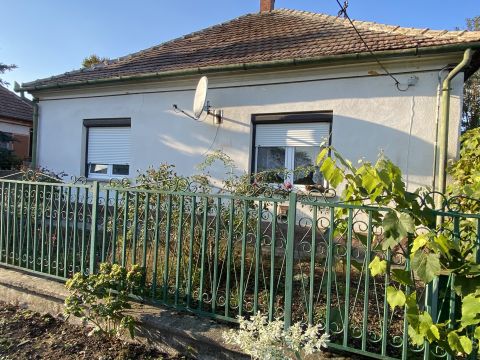 Eladó Ház 9363 Gyóró , Kapuvártól 15 km-re, fejlődő környezetben, családi ház eladó