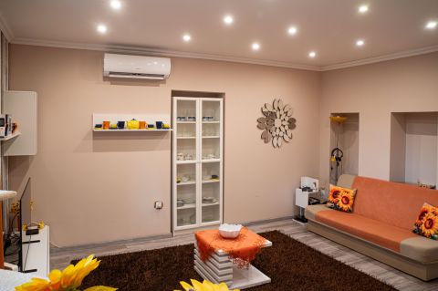 Eladó Ház 8200 Veszprém , Jutaspuszta felújított sorházi lakás