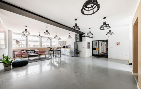 Eladó Iroda 1132 Budapest 13. kerület , Radnóti Miklós u. RM2 irodaházban eladó iroda.