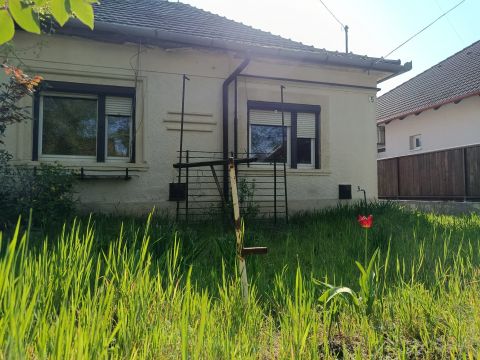 Eladó Ház 4032 Debrecen , Akadémiakert frekventált részén