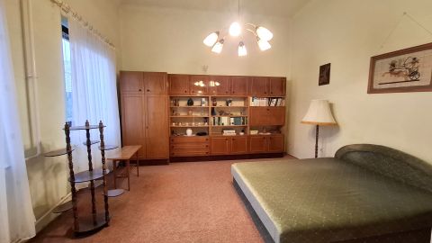 Eladó Ház 2500 Esztergom , ELADÓ 2 szobás házrész Esztergom belvárosában