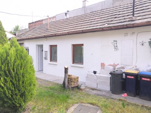 Eladó Lakás 1201 Budapest 20. kerület Felújított, azonnal költözhető, 2 hálószobás lakás