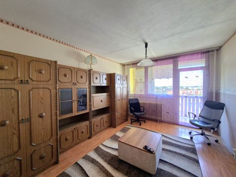 Kiadó Lakás 2400 Dunaújváros , 1+2 félszobás erkélyes lakás hosszútávra kiadó