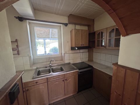 Eladó Ház 8300 Tapolca Zöldövezeti ikerház 