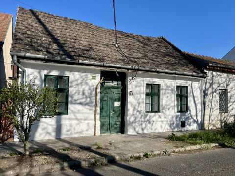 Eladó Ház 1152 Budapest 15. kerület , Rákospalotán csendes utcában kertkapcsolatos ház eladó!