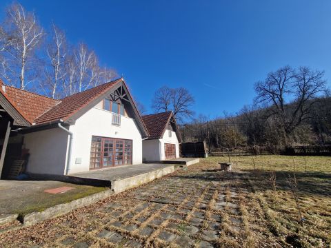 Eladó Ház 2653 Bánk Petényi út 11