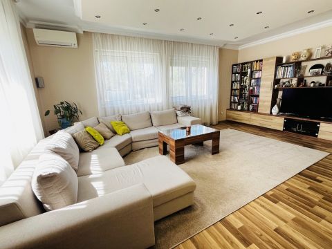 Eladó Ház 2235 Mende , Két generáció összeköltözésére alkalmas, családi ház!