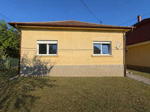 Eladó Ház 2049 Diósd , Központi részen