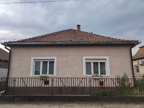 Eladó Ház 5091 Tószeg 5091 Tószeg, csendes