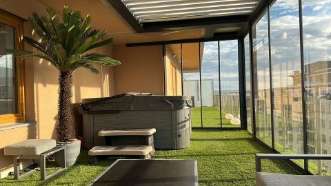 Eladó Lakás 1138 Budapest 13. kerület Penthouse, jacuzzival a Marina Parton!