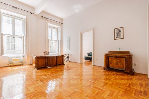 Eladó Lakás 1051 Budapest 5. kerület , DUNAPART-BAZILIKA KÖZELSÉGÉBEN ELADÓ LAKÁS