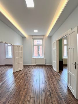 Eladó Lakás 1086 Budapest 8. kerület , Orczy térnél felújított, modern lakás. 