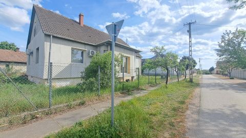 Eladó Ház 2251 Tápiószecső 