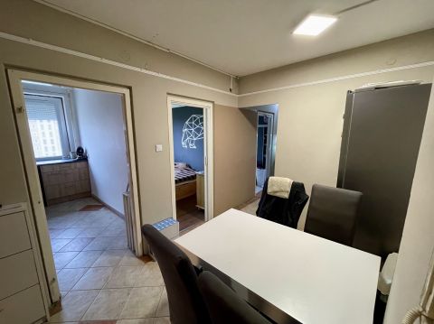 Eladó Lakás 1039 Budapest 3. kerület , Budapest, Madzsar J. u 9-11, 1039