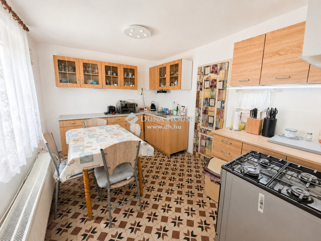 1182 Budapest 18. kerület , Ganzkertvárosban lehetőségekkel teli családi ház — 1/21