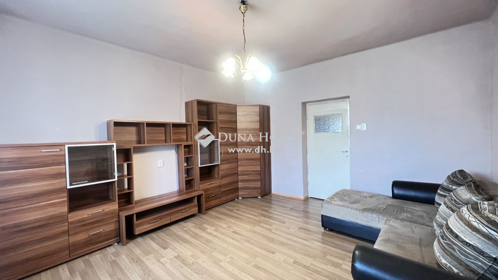 3390 Füzesabony , Vasútállomás közelében — 1/19