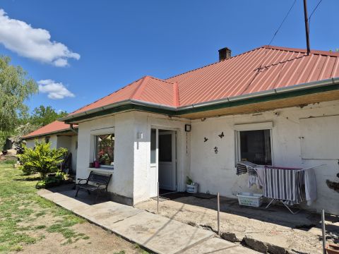 Eladó Ház 7018 Sárbogárd Csendes részen 