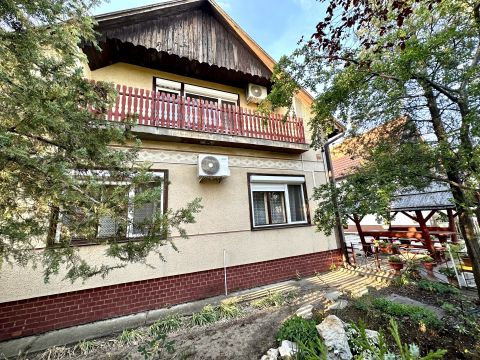 Eladó Ház 5465 Cserkeszőlő Cserkeszőlő csendes utcájában téliesített nyaraló eladó