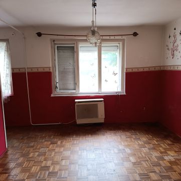 Eladó Lakás 6000 Kecskemét Kecskeméten földszinti lakás eladó a Halasi úton!