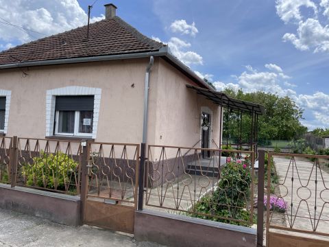 Eladó Ház 6521 Vaskút csendes utcájában