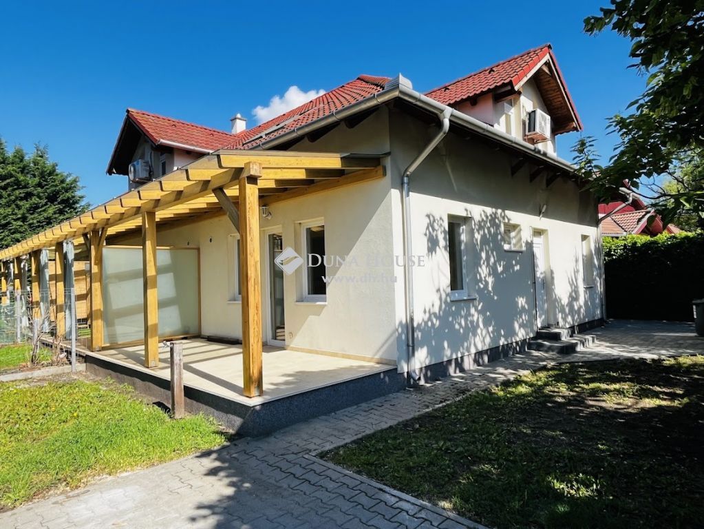 Eladó Lakás 2225 Üllő, 