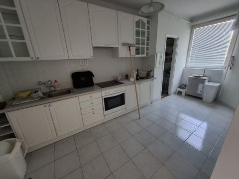Eladó Lakás 6100 Kiskunfélegyháza , Belvárosi, 121 m2-es, 4 szobás, 2. emeleti lakás