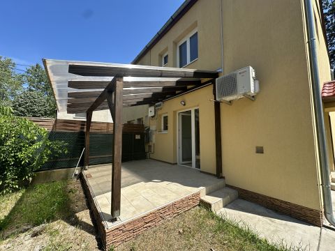 Eladó Ház 6000 Kecskemét , KECSKEMÉT KERTVÁROSI RÉSZÉN FELÚJÍTOTT CSALÁDI HÁZ ELADÓ