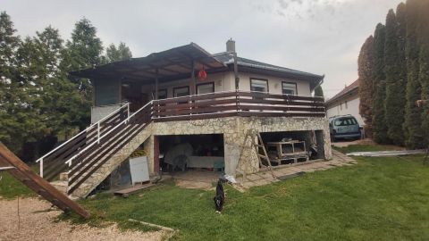 Eladó Ház 2465 Ráckeresztúr , Ráckeresztúr Hősök Tere