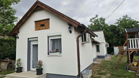 Eladó Ház 2213 Monorierdő , Csendes mellékutcában