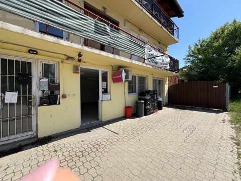 Eladó Üzlethelyiség 2151 Fót 