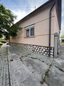 Eladó Ház 9373 Pusztacsalád , Új utca közelében
