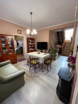 Eladó Ház 9330 Kapuvár , Kisfaludy sor közelében