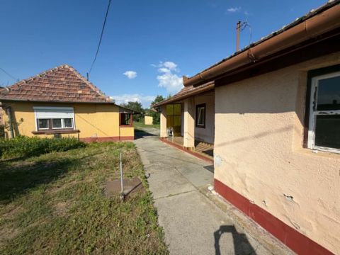 Eladó Ház 2721 Pilis , Vasúállomáshoz közel