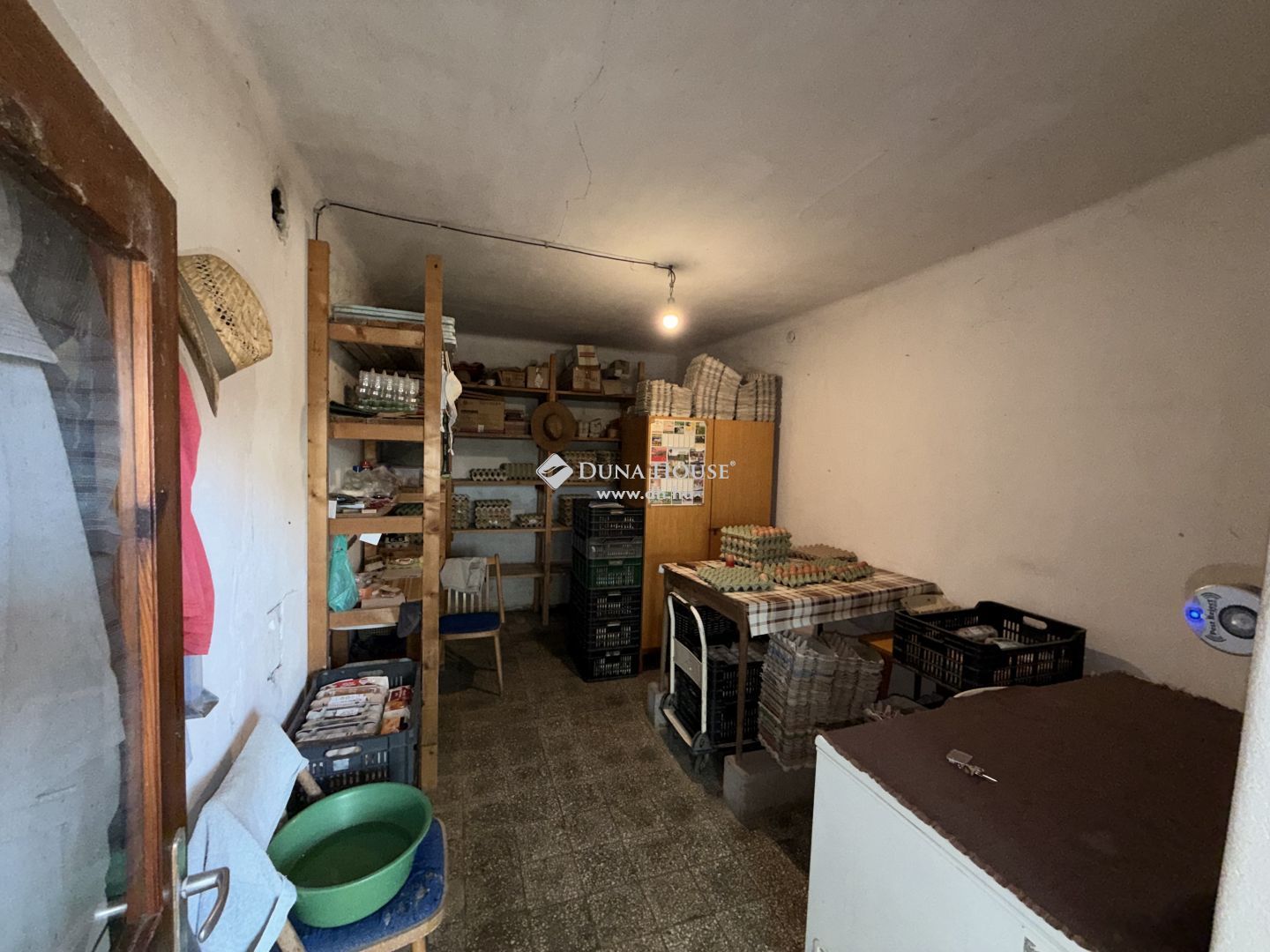 Nagy telkes ingatlan lakórésszel és tárolókkal Kalocsán – HZ083168