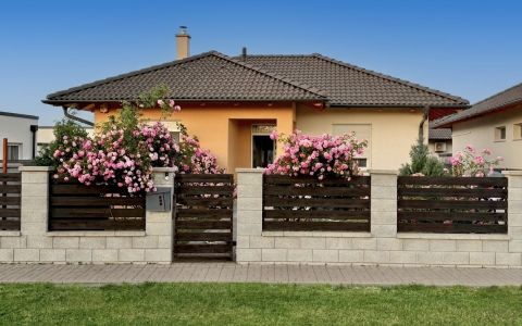 Eladó Ház 8600 Siófok , Foki-hegyen, egyszintes, modern, pazar családi ház