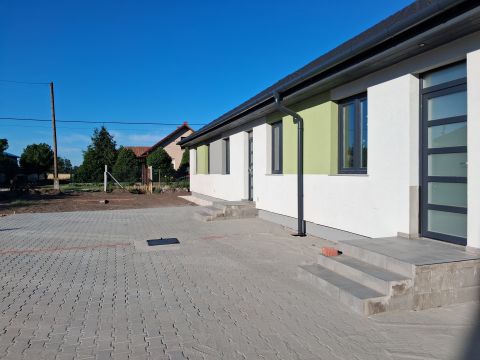 Eladó Lakás 2755 Kocsér , ÚJ ÉPÍTÉSŰ  47 NM-ES LAKÁS 
