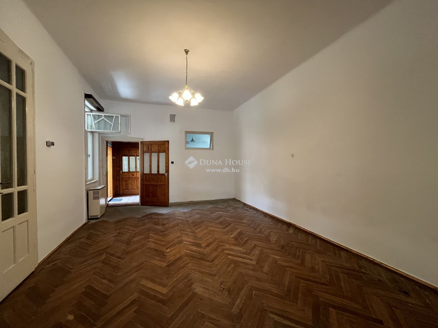 Polgári lakrész garázzsal Kalocsa szívében – HZ083389