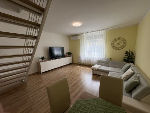 Eladó Ház 1045 Budapest 4. kerület 